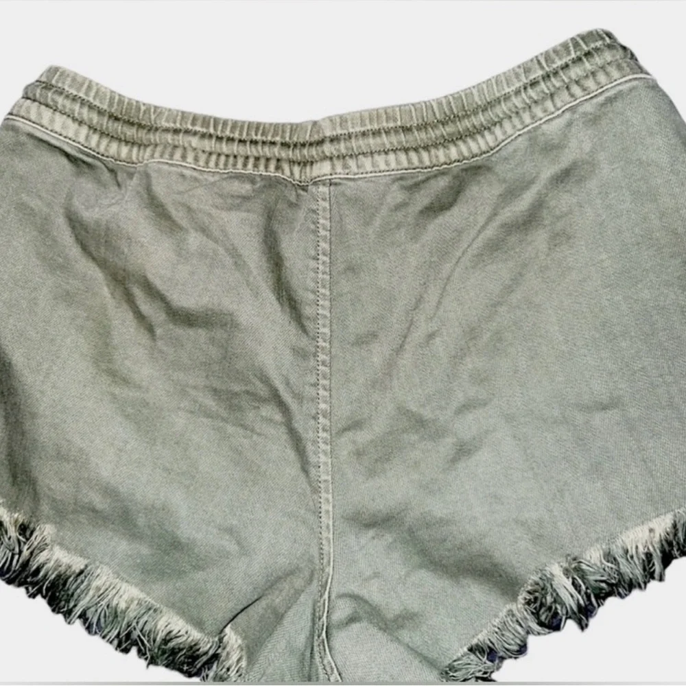 Aerie American Eagle Women's Drawstring Waist Raw Hem Shorts Olive Green Size S - Picture 2 of 3